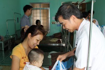 ĐIỀU TRỊ ĐÁI DẦM Ở TRẺ EM BẰNG ĐÔNG Y