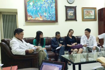 Công việc “bàn giấy” ảnh hưởng đến sức khỏe như thế nào?