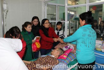 Sự chia sẻ yêu thương, lá lành đùm lá rách trường THPT Sông Lô 2 (Đội Cấn, Tp. Tuyên Quang)