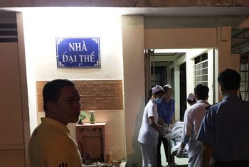 Người nhà mẹ con sản phụ tử vong bao vây bệnh viện ở TP HCM