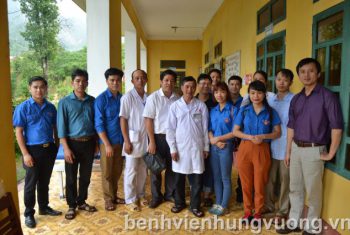 BVĐK ủng hộ nhân dân Mù Căng Chải sau lũ quét