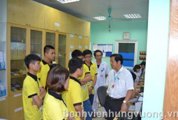 CLB Sinh viên Học tập tích cực và Nghiên cứu khoa học (ĐH Y Hà Nội) tham quan và giao lưu với BVĐK Hùng Vương