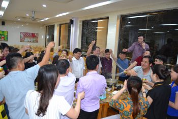 BVĐK Hùng Vương ăn mừng chiến thắng của đội tuyển U23 Việt Nam trong trận bán kết Châu Á 2018
