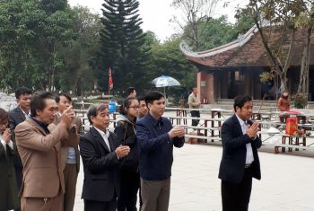 Bệnh viện Đa khoa Hùng Vương (Phú Thọ) đi lễ đầu xuân Mậu Tuất 2018