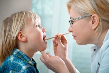 Khi nào cắt Amydal cho trẻ?