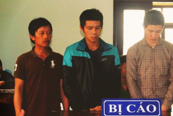 19 năm tù cho 3 đối tượng hành hung bác sĩ