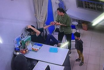 Người nhà bệnh nhân đấm liên tiếp vào mặt bác sĩ Bệnh viện Xanh Pôn trong đêm