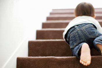 Sơ cứu tại chỗ đúng cách cho trẻ khi bị gãy xương