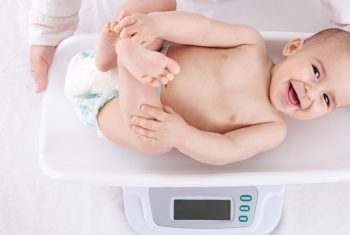 Chăm sóc trẻ sơ sinh thế nào là đúng?