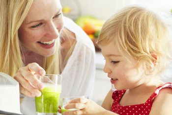 Dinh dưỡng cho trẻ mùa nóng.