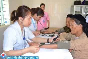 Điều dưỡng Bệnh viện đa khoa Hùng Vương.