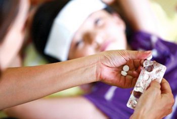 Bệnh nhân 20 tuổi suy gan do ngộ độc Paracetamol.