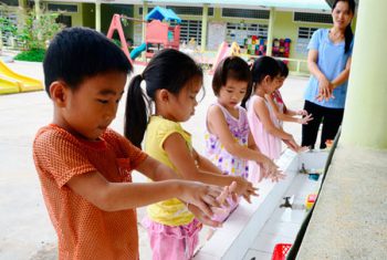 Cảnh báo dịch bệnh bùng phát mùa nắng nóng.