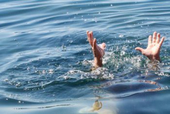 Viêm phổi do đuối nước.