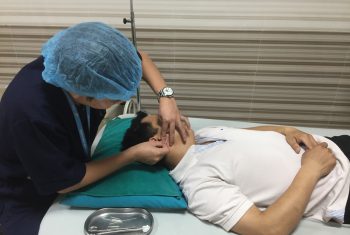 Điều trị liệt dây thần kinh số 7 ngoại biên bên phải bằng phương pháp y học cổ truyền – phục hồi chức năng.