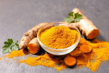 7 công dụng của nghệ trong chữa bệnh liên quan đến dạ dày