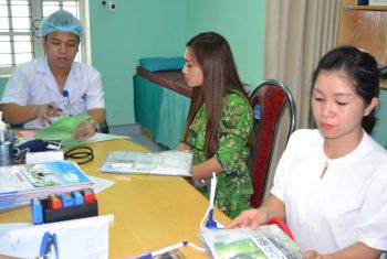 Khám sức khỏe cho các cô giáo trường mầm non Đội Cấn – Tuyên Quang