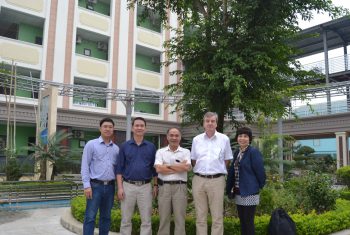 Giáo sư trường đại học y Limoges – Cộng hòa Pháp thăm quan và làm việc tại Bệnh viện đa khoa Hùng Vương.