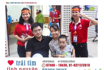 Kỷ niệm ngày cưới, cả gia đình cùng rủ nhau hiến máu cứu người
