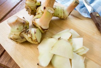 Củ riềng tán hàn, tiêu thực, giải rượu