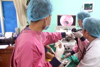 Nội soi gắp thành công chìa khóa trong thực quản cho bé gái 6 tuổi