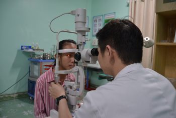 Tật khúc xạ ở trẻ nhỏ