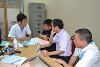 Khám sức khỏe định kỳ cho nhân viên Chi cục thuế huyện Đoan Hùng