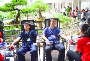 Nhân viên BVĐK Hùng Vương hưởng ứng ngày toàn dân hiến máu tình nguyện năm 2019