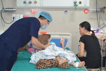 Những em bé không có ngày khai giảng!
