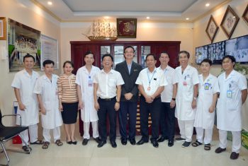 Đón tiếp giám đốc Bệnh viện Mahkota trong khuôn khổ hợp tác toàn diện về chuyển giao CN kỹ thuật y tế, đào tạo giữa hai bệnh viện.