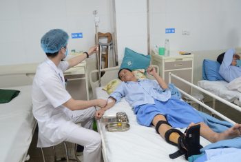 Chung tay hỗ trợ bệnh nhân có hoàn cảnh đặc biệt khó khăn đang điều trị tại khoa chấn thương chỉnh hình
