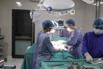 Cảnh báo tắc ruột sau mổ và nguy cơ hoại tử ruột non