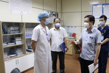 Sở Y tế Phú Thọ kiểm tra công tác phòng chống dịch Covid – 19 tại Bệnh viện đa khoa Hùng Vương