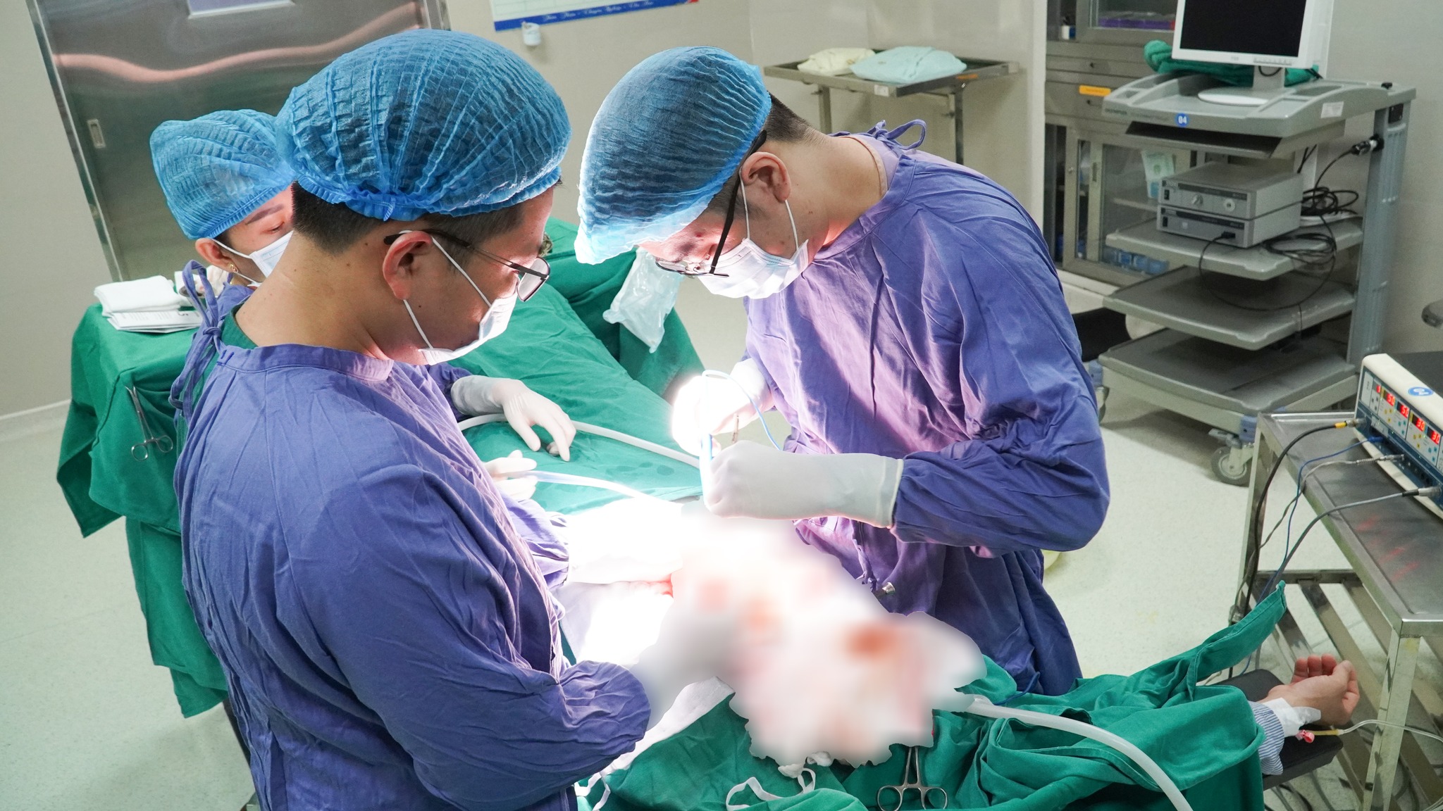 BÁO ĐỘNG, NGÀY CÀNG CÓ NHIỀU NGƯỜI TRẺ MẮC UNG THƯ ĐẠI TRỰC TRÀNG
