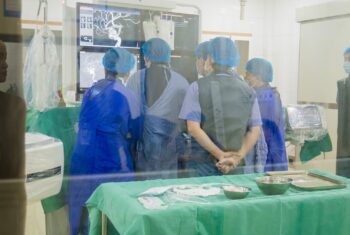 CAN THIỆP ĐẶT STENT ĐỔI HƯỚNG DÒNG CHẢY – GIẢI PHÁP TỐI ƯU CHO TÚI PHÌNH CỔ RỘNG TẠI VỊ TRÍ KHÓ