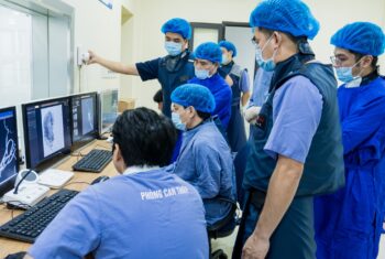 CAN THIỆP ĐẶT STENT ĐỔI HƯỚNG DÒNG CHẢY – GIẢI PHÁP TỐI ƯU CHO TÚI PHÌNH CỔ RỘNG TẠI VỊ TRÍ KHÓ