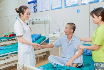NỤ CƯỜI NGÀY TRỞ VỀ SAU HÀNH TRÌNH GIÀNH LẠI SỰ SỐNG