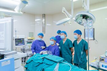 Không cần đi xa – Người dân được phẫu thuật các bệnh lý về Tai chuyên sâu ngay tại Bệnh viện Đa khoa Hùng Vương
