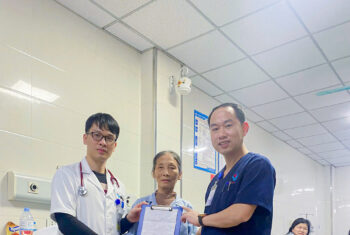 BÀI THƠ TAY – TẤM LÒNG NGƯỜI BỆNH GỬI TẶNG CÁC Y, BÁC SĨ