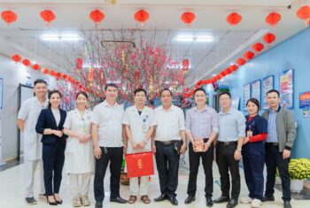 TẾT ĐẾN – XUÂN VỀ, BAN LÃNH ĐẠO HỆ THỐNG Y TẾ HÙNG VƯƠNG THĂM HỎI, ĐỘNG VIÊN CÁN BỘ NHÂN VIÊN TRỰC TẾT