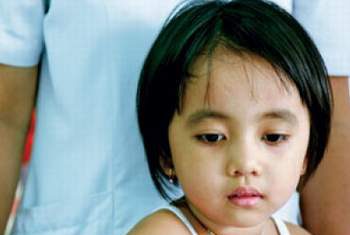 Nóng, lạnh thất thường trẻ ồ ạt nhập viện