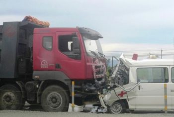 Xe cấp cứu tông ôtô bồn trên cao tốc Long Thành, nhiều người gặp nạn