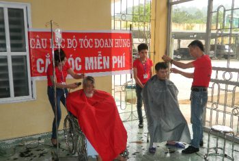 Cắt tóc miễn phí: Việc làm nhỏ, ý nghĩa lớn