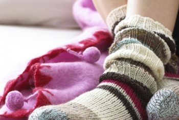 Đừng xỏ tất đi ngủ, rất hại sức khỏe