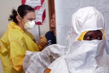 Ebola vẫn tiếp tục tàn phá