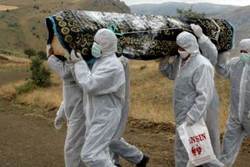 Hai người tung tin có bệnh nhân Ebola ở Việt Nam bị triệu tập