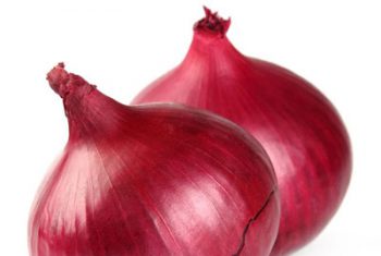 Đặt củ hành tây cắt tư trong nhà, bạn sẽ không tin vào điều kỳ diệu xảy ra sáng hôm sau