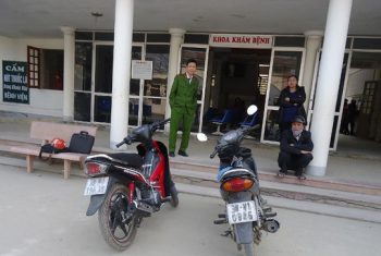 CÔN ĐỒ LIÊN TIẾP TẤN CÔNG BỆNH VIỆN, UY HIẾP Y, BÁC SĨ