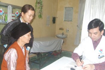 BVHV khám và tư vấn sức khỏe miễn phí cho thành viên Hội NCT xã Chí Đám