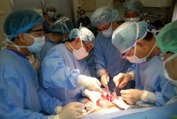 Đình chỉ hoạt động chuyên môn của bác sĩ bệnh viện Việt Đức mổ nhầm chân
